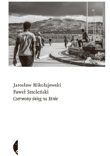 Czerwony śnieg na Etnie